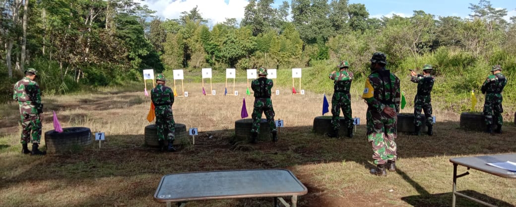 Prajurit Korem 073/MKT Asah Kemampuan Dengan Latihan Menembak Senjata Ringan